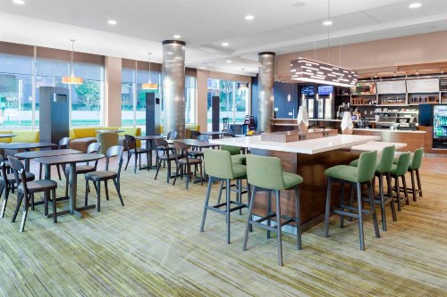 Courtyard by Marriott DeLand Historic Downtown - image 8
