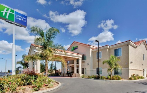 Holiday Inn Express Delano Highway 99 an IHG Hotel - image 16