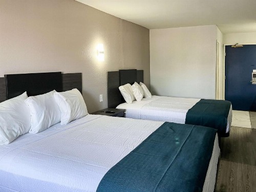 Americas Best Value Inn Delano - image 13