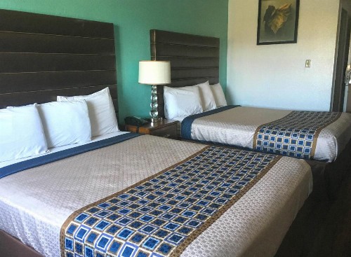 Americas Best Value Inn Delano - image 3