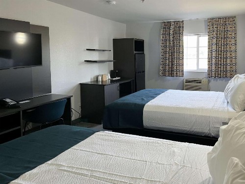 Americas Best Value Inn Delano - image 5