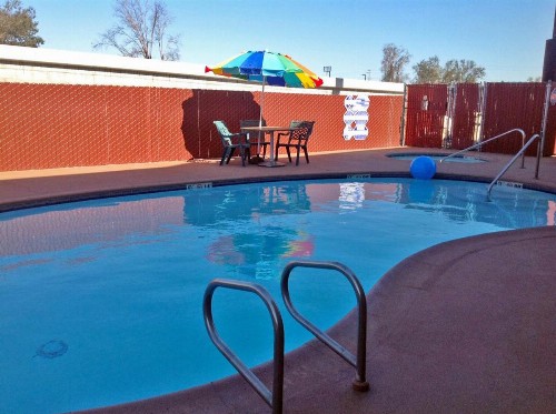Americas Best Value Inn Delano - image 7