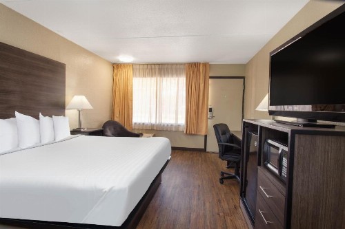 Travelodge by Wyndham Deltona - image 17