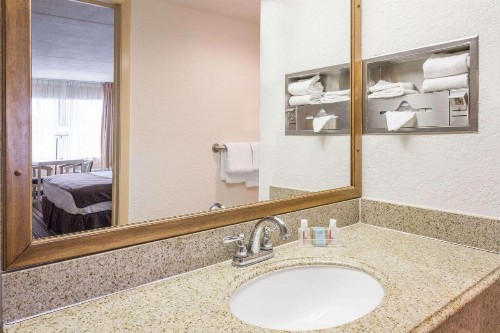 Travelodge by Wyndham Deltona - image 29