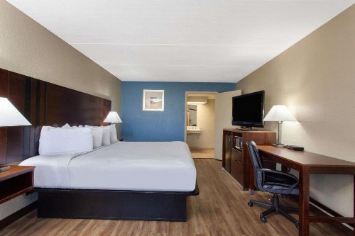 Travelodge by Wyndham Deltona - image 35