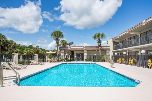 Travelodge by Wyndham Deltona - image 40