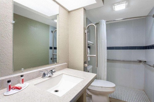 Travelodge by Wyndham Deltona - image 41