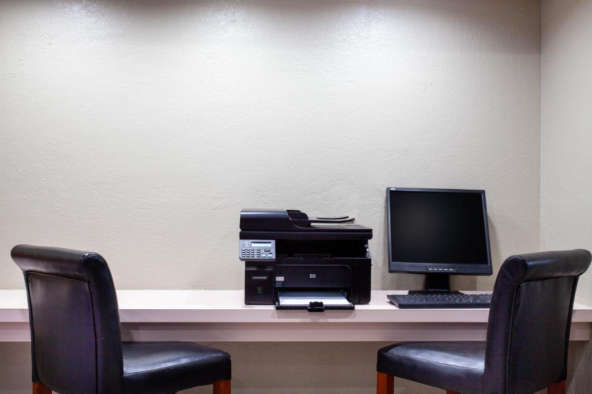 Travelodge by Wyndham Deltona - image 5