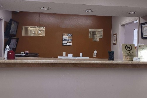 Carom Inn Baton Rouge East - image 11