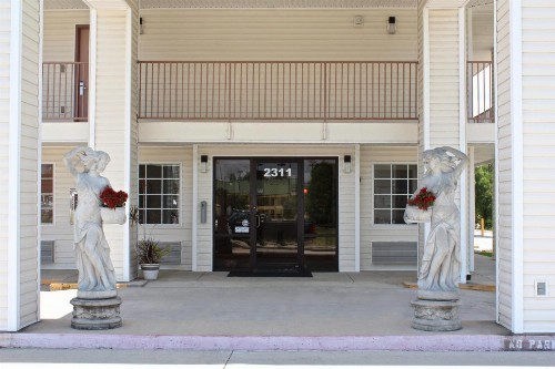 Carom Inn Baton Rouge East - image 2