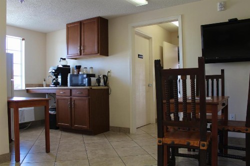 Carom Inn Baton Rouge East - image 25