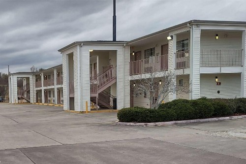 Carom Inn Baton Rouge East - image 3