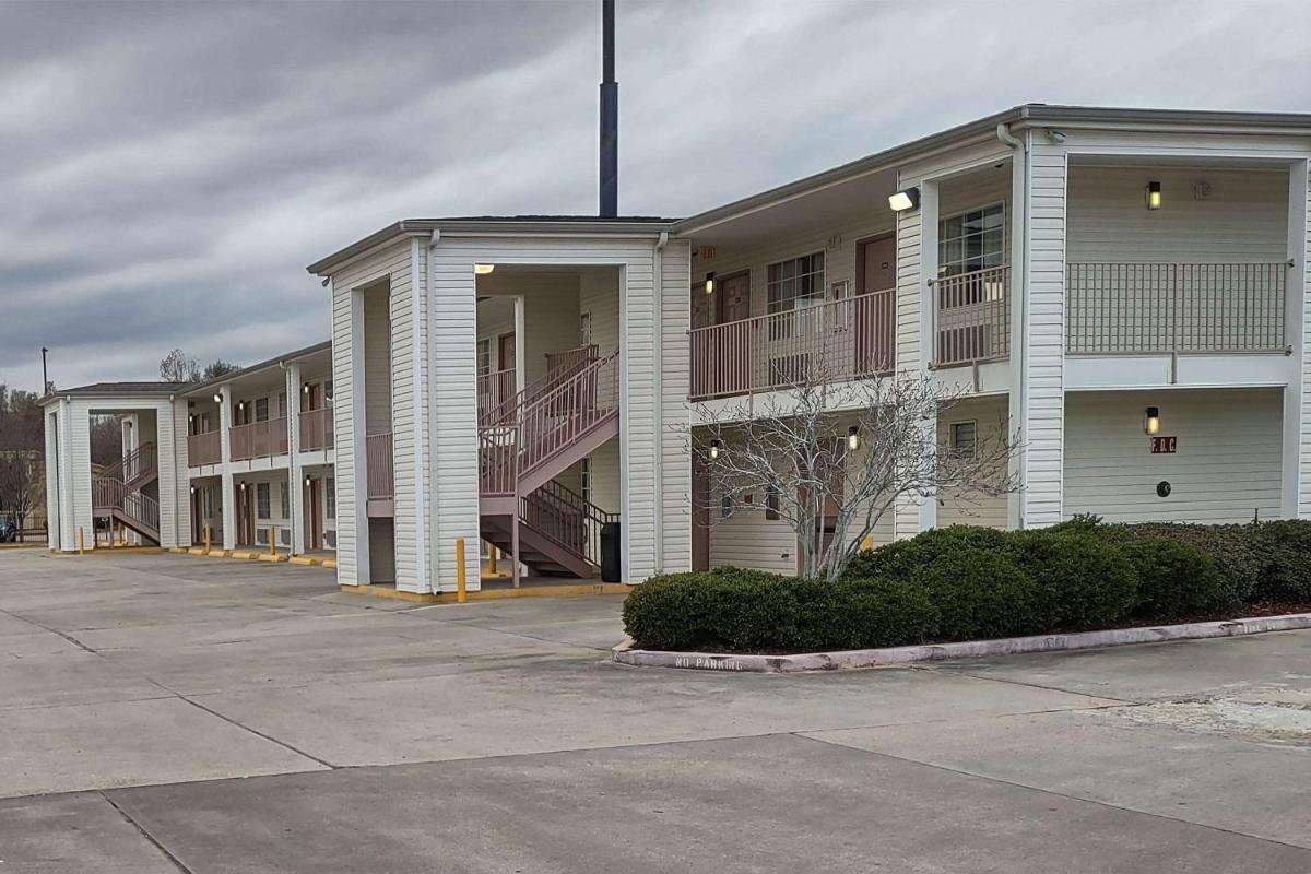 Carom Inn Baton Rouge East - image 3