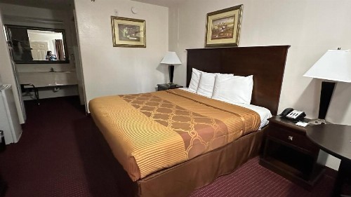 Carom Inn Baton Rouge East - image 37