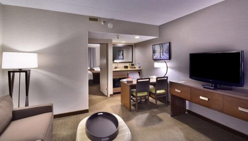 Embassy Suites by Hilton Denver Central Park - image 18