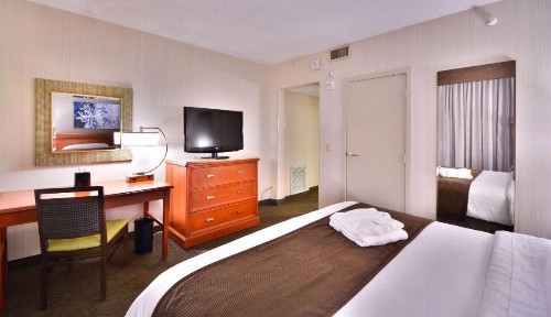 Embassy Suites by Hilton Denver Central Park - image 22