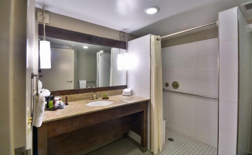 Embassy Suites by Hilton Denver Central Park - image 25