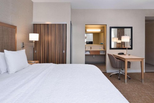 Hampton Inn & Suites Denver-Speer Boulevard - image 12
