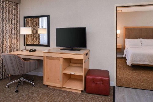 Hampton Inn & Suites Denver-Speer Boulevard - image 24