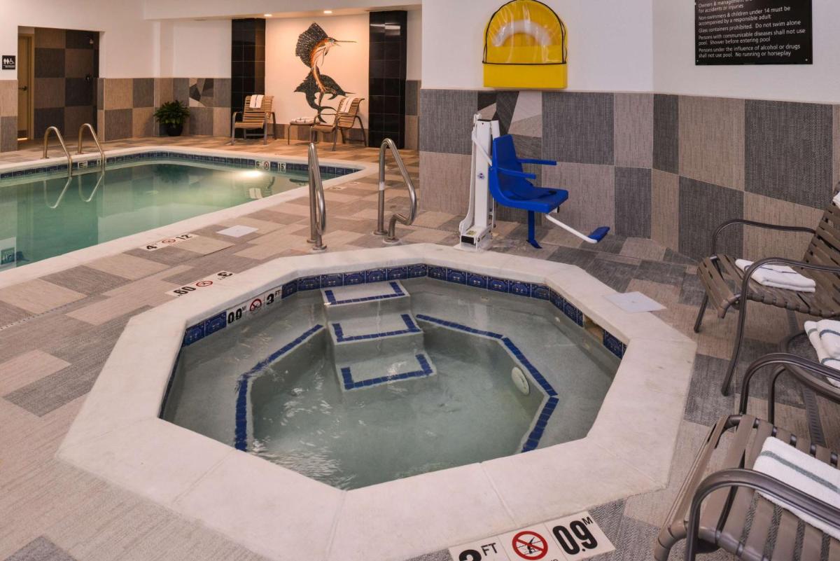 Hampton Inn & Suites Denver-Speer Boulevard - image 3