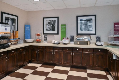 Hampton Inn & Suites Denver-Speer Boulevard - image 34