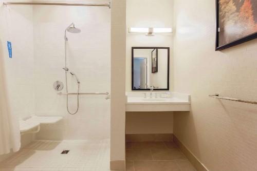 Hampton Inn & Suites Denver Tech Center - image 8