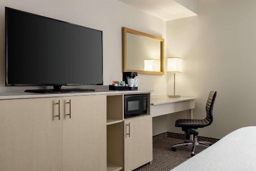Embassy Suites Denver - International Airport - image 50