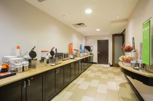 Hampton Inn & Suites Denver-Downtown - image 21