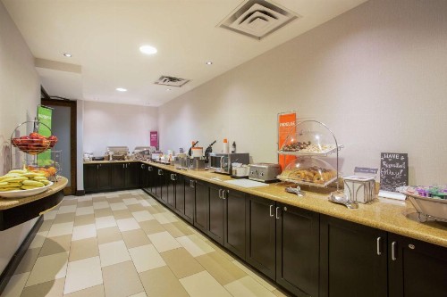 Hampton Inn & Suites Denver-Downtown - image 38
