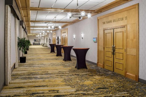 DoubleTree by Hilton Denver - image 27