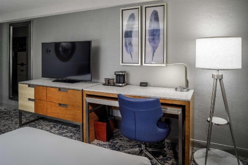 DoubleTree by Hilton Denver - image 30