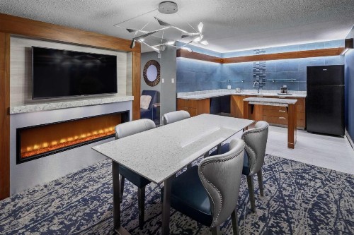 DoubleTree by Hilton Denver - image 40