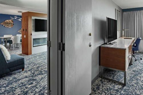 DoubleTree by Hilton Denver - image 45