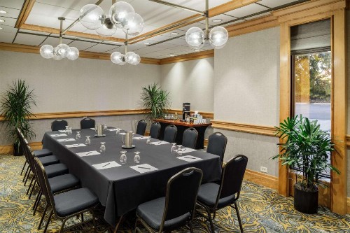 DoubleTree by Hilton Denver - image 8