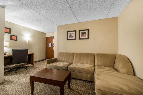 Comfort Inn & Suites Denver Northfield - image 12