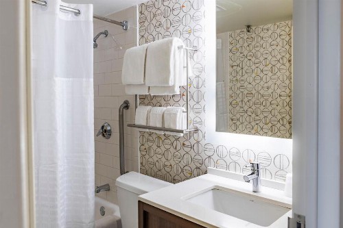 Holiday Inn Denver East an IHG Hotel - image 44