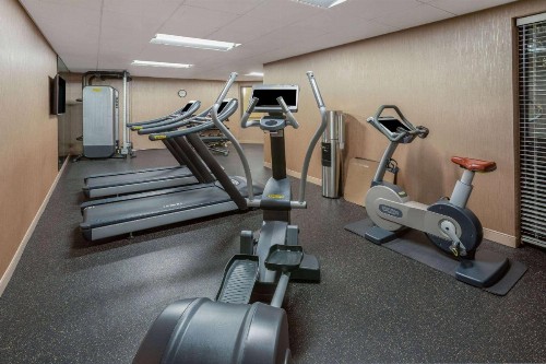 Days Inn & Suites by Wyndham Denver International Airport - image 12