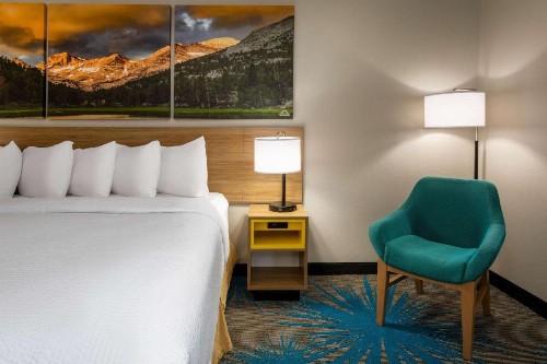Days Inn & Suites by Wyndham Denver International Airport - image 14