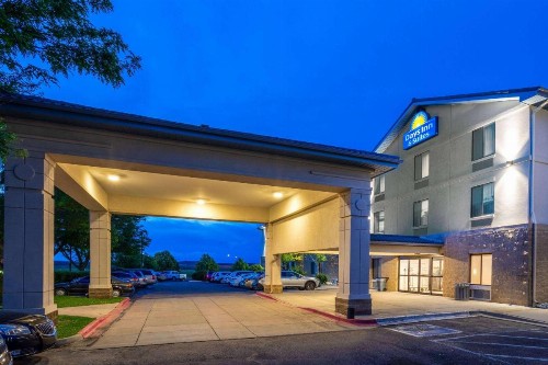 Days Inn & Suites by Wyndham Denver International Airport - image 15