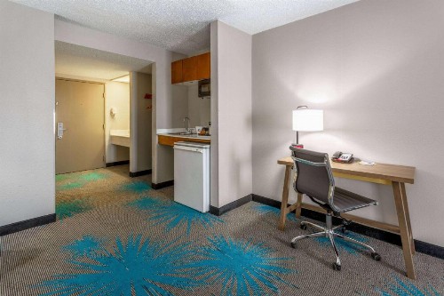 Days Inn & Suites by Wyndham Denver International Airport - image 18