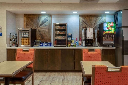Days Inn & Suites by Wyndham Denver International Airport - image 26