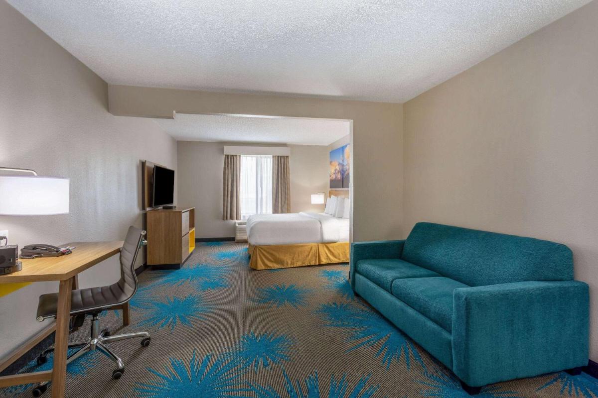 Days Inn & Suites by Wyndham Denver International Airport - image 3