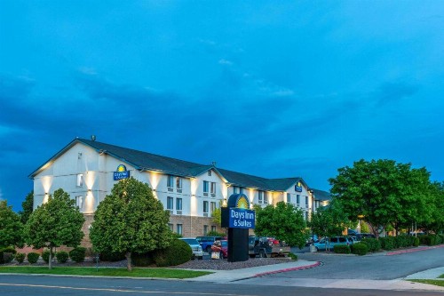 Days Inn & Suites by Wyndham Denver International Airport - image 36
