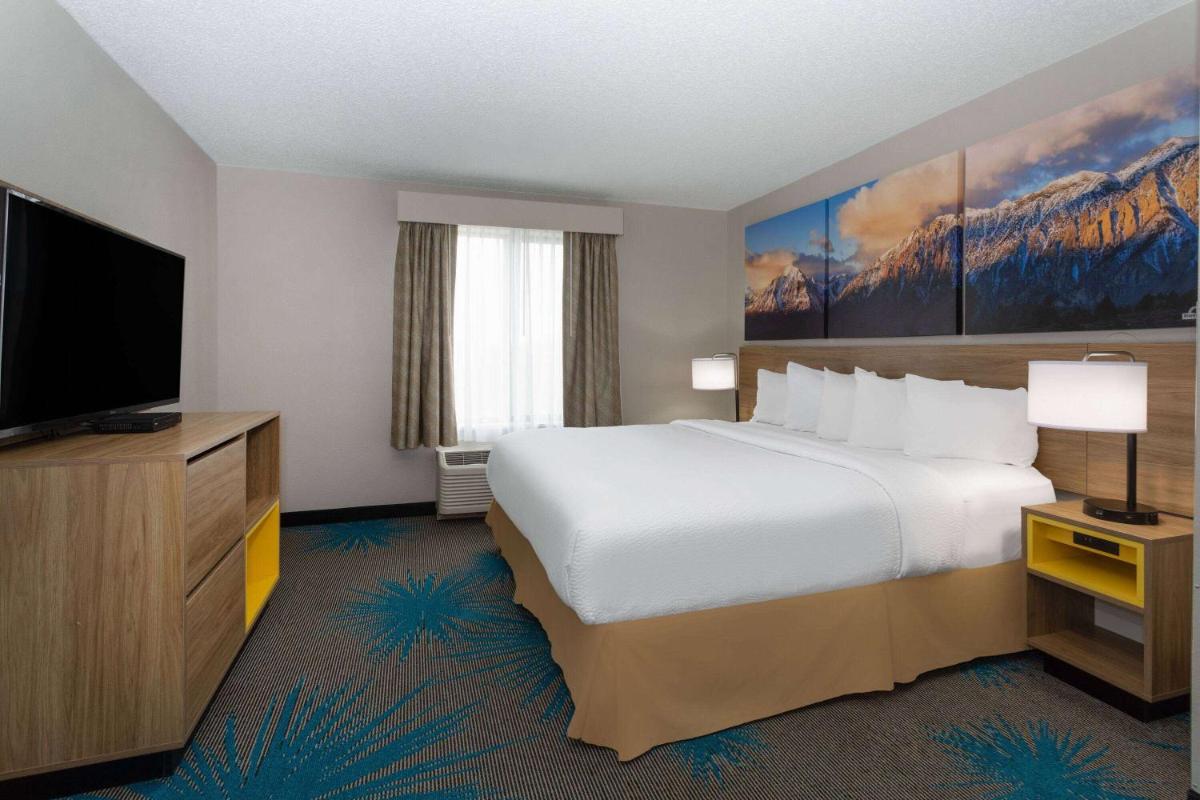 Days Inn & Suites by Wyndham Denver International Airport - image 6
