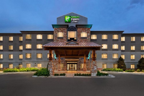 Holiday Inn Express & Suites Denver Airport an IHG Hotel - image 1