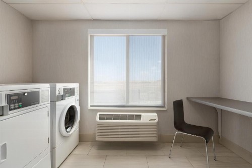 Holiday Inn Express & Suites Denver Airport an IHG Hotel - image 16