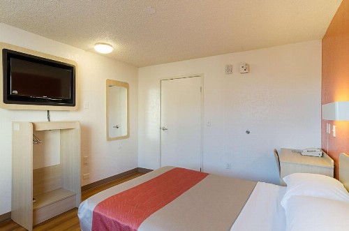Motel 6-Denver CO - Federal Boulevard - image 46