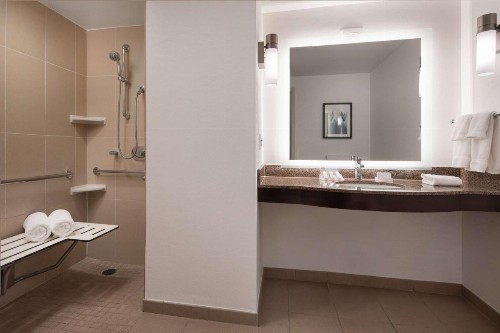 Hilton Garden Inn Denver/Cherry Creek - image 26
