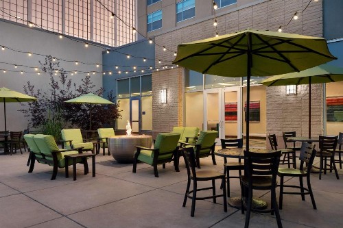 Hilton Garden Inn Denver/Cherry Creek - image 3