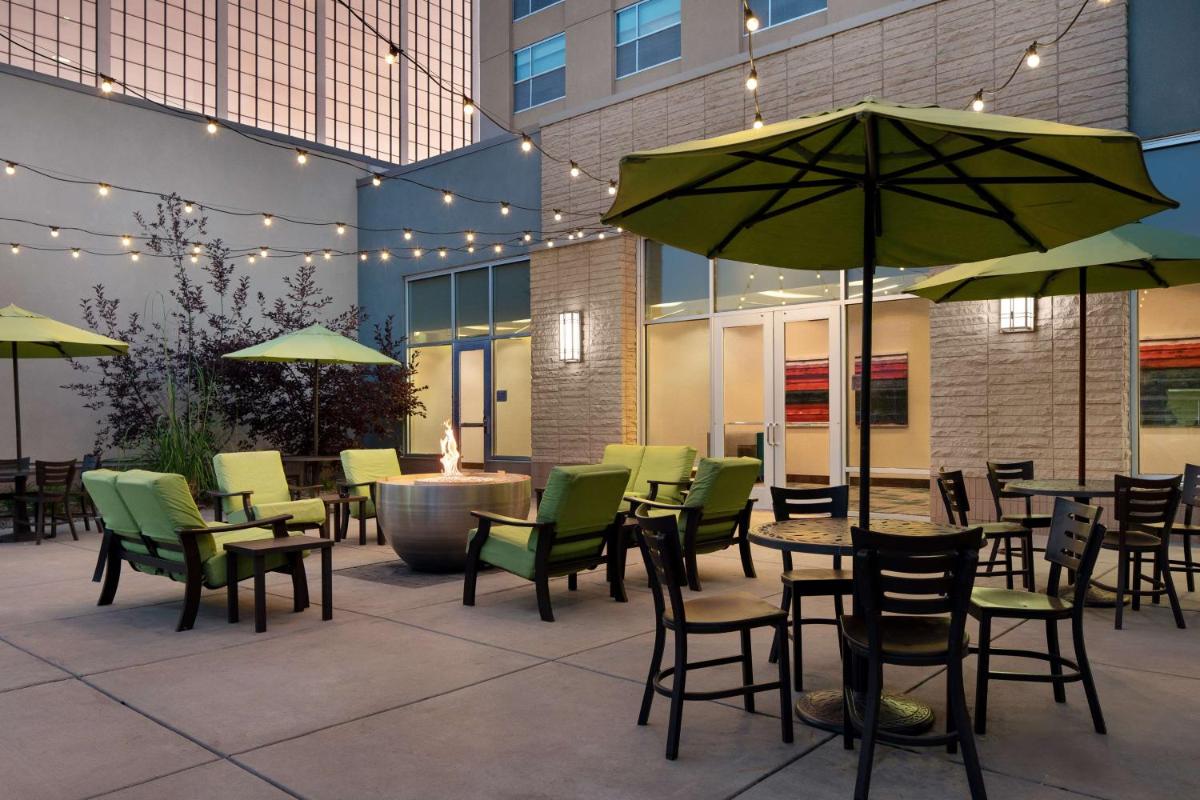 Hilton Garden Inn Denver/Cherry Creek - image 3